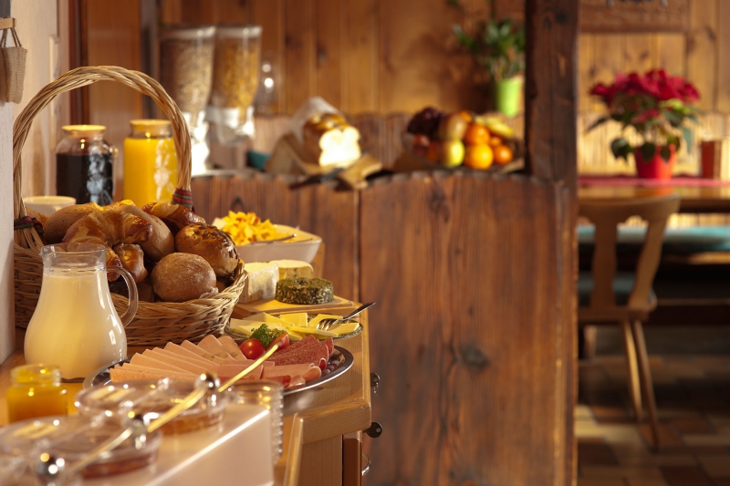 restaurant-LA ROQUETTE SUR VAR-min_breakfast-801827